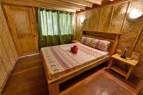 Deluxe Nipa Hut